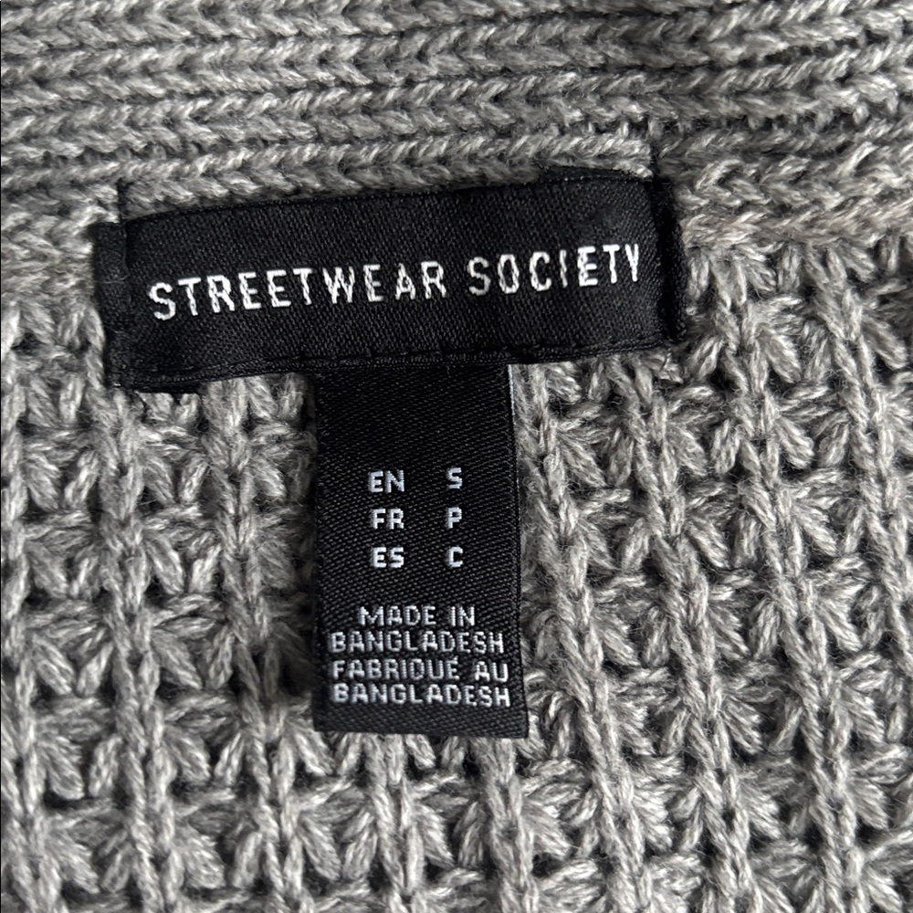 Cardigan🤍 - Picture 3 of 3